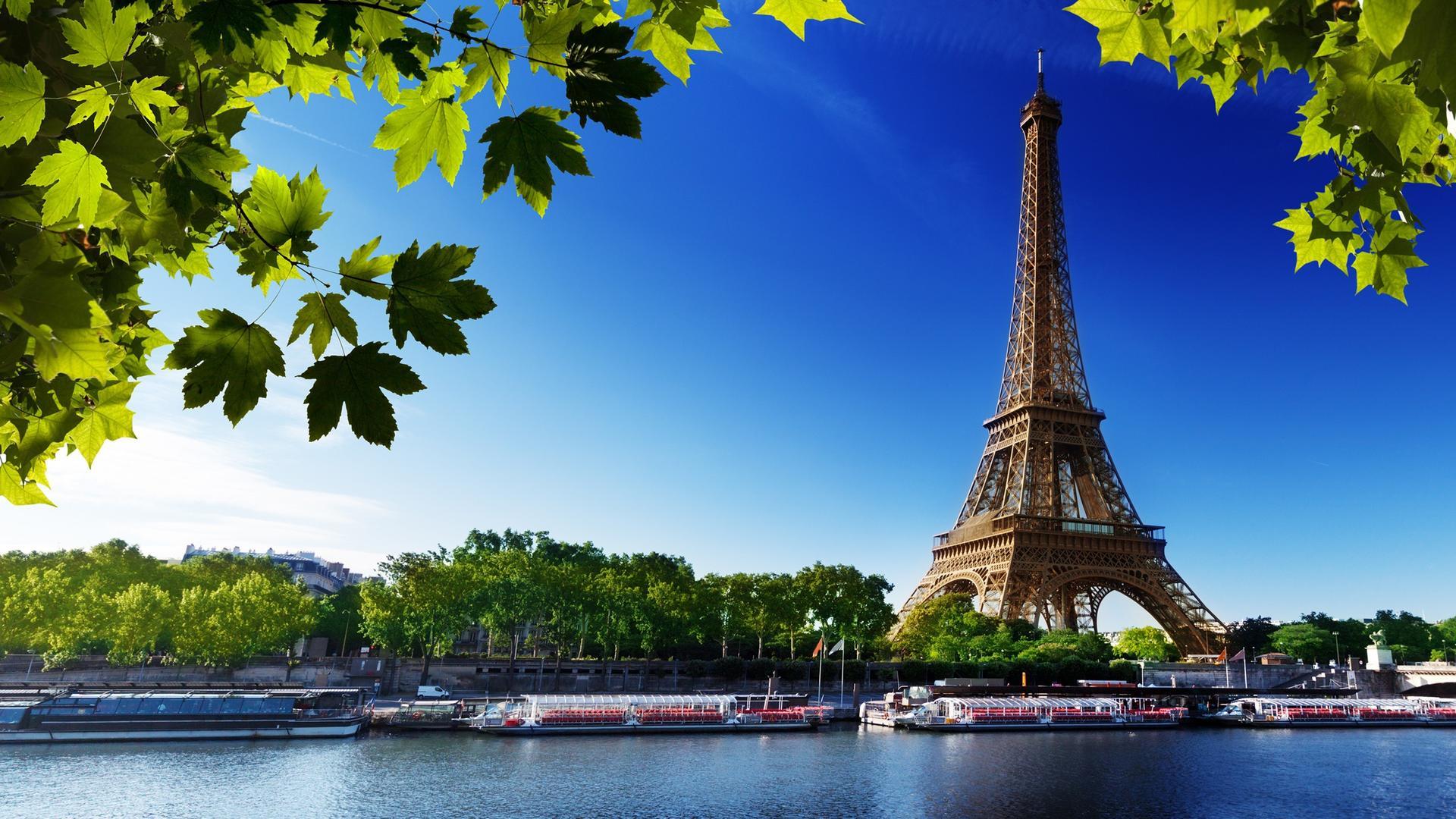 Tour Eiffel devant Seine